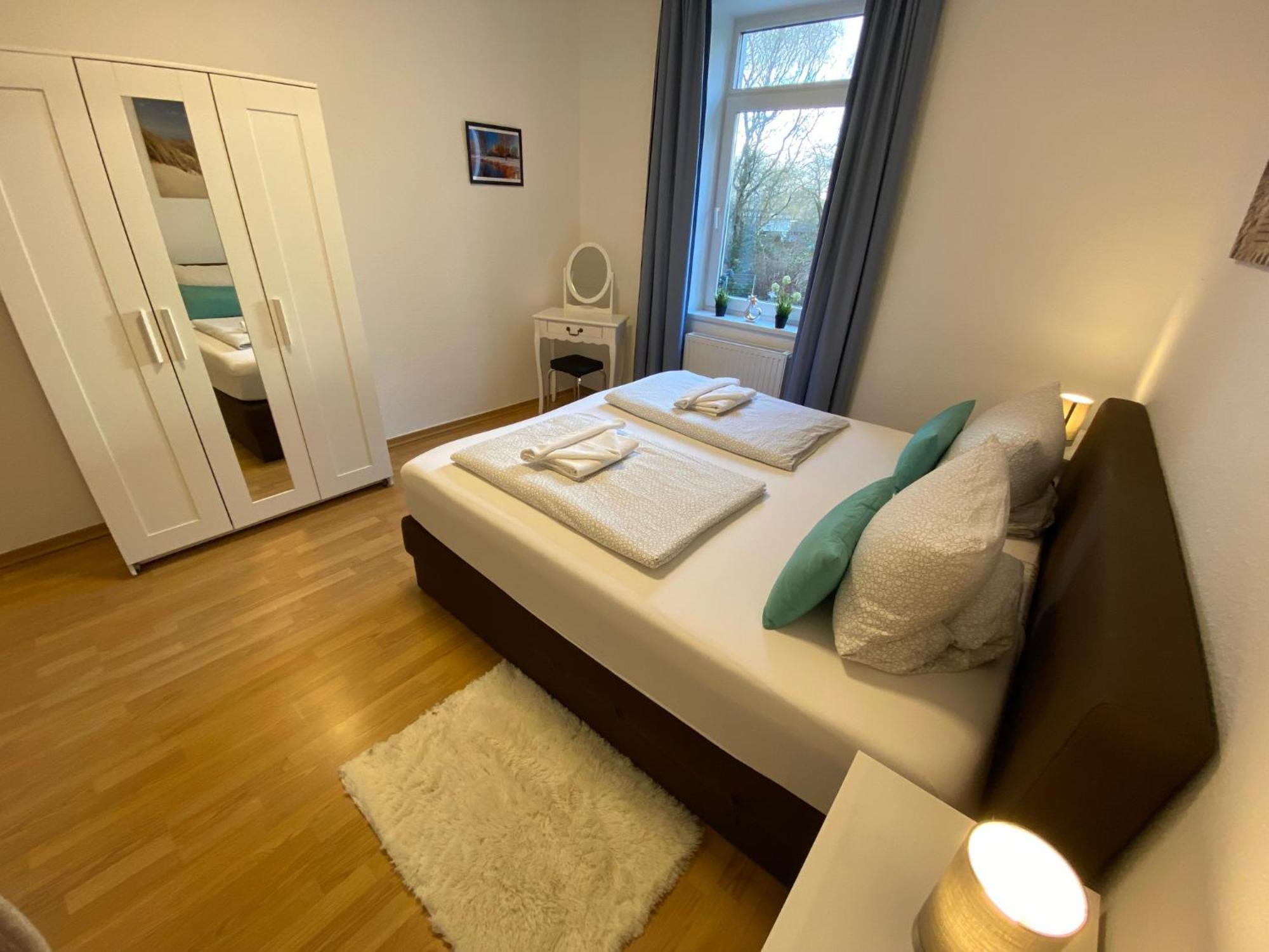Zur Schleuse - Ferienwohnung Bis 6 Personen Mit Gem Garten Rostock Eksteriør billede