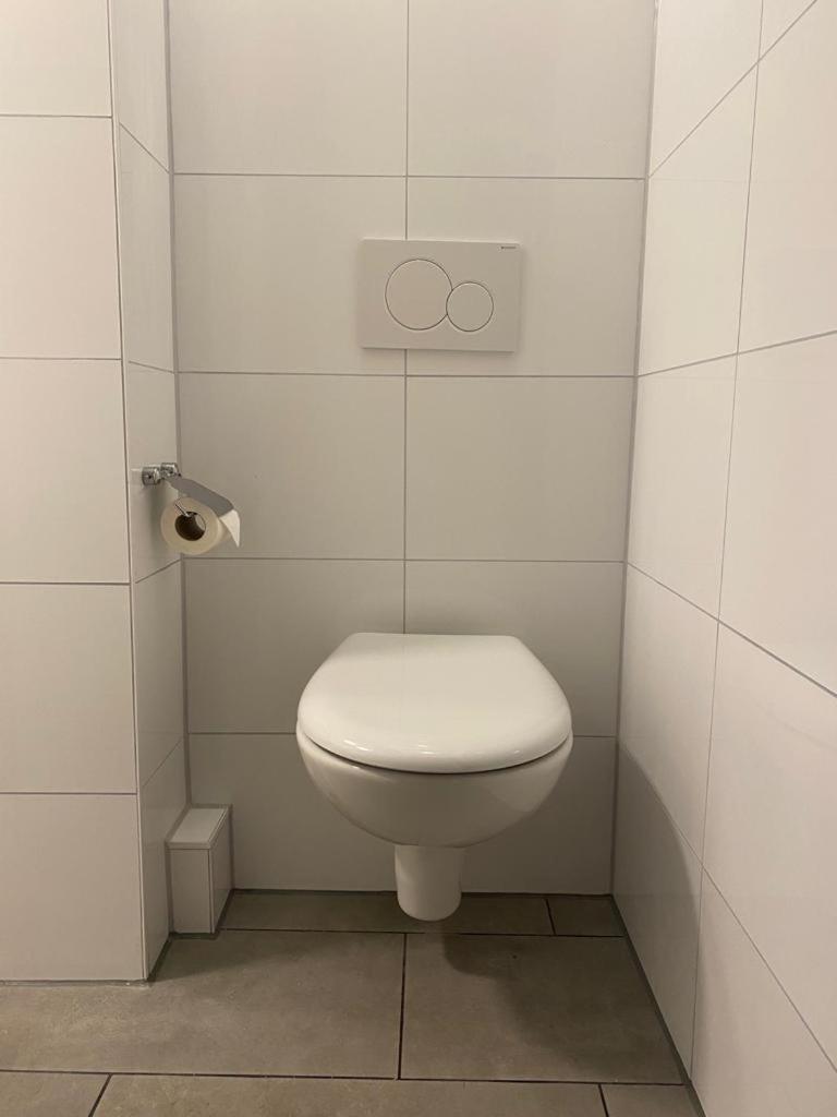 Zur Schleuse - Ferienwohnung Bis 6 Personen Mit Gem Garten Rostock Eksteriør billede
