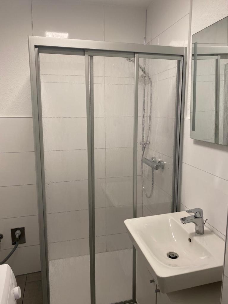 Zur Schleuse - Ferienwohnung Bis 6 Personen Mit Gem Garten Rostock Eksteriør billede