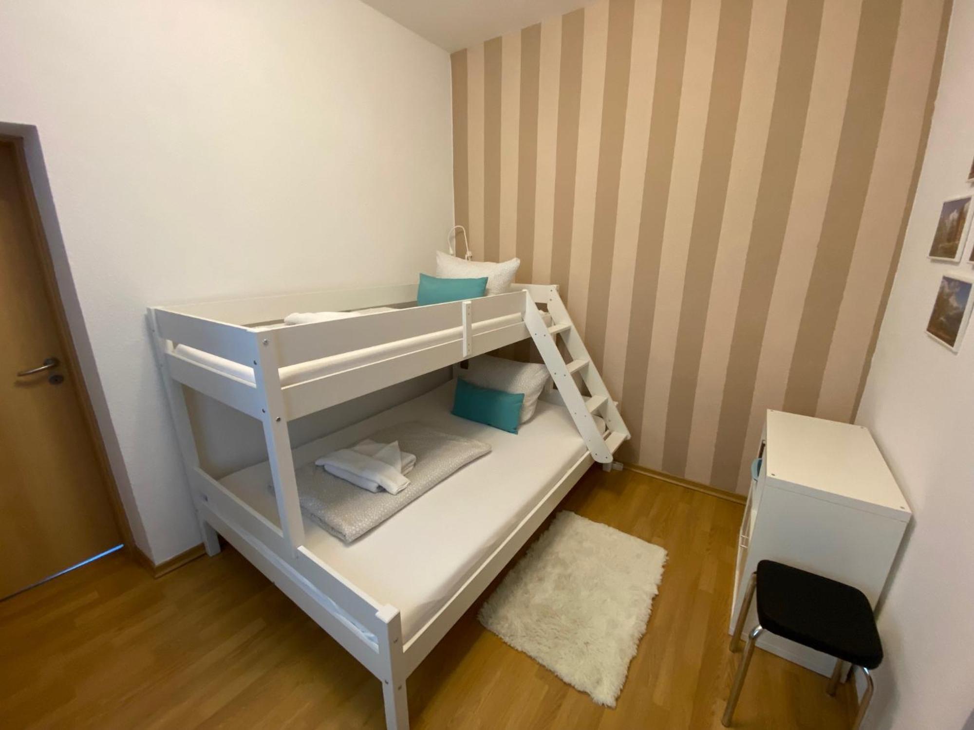 Zur Schleuse - Ferienwohnung Bis 6 Personen Mit Gem Garten Rostock Eksteriør billede